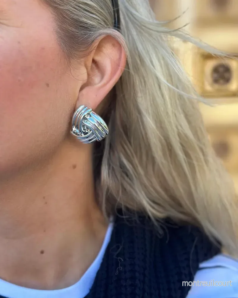 BOW19DETAILS – KNOT STUD – SILVER BOW19DETAILS – KNOT STUD – SILVER