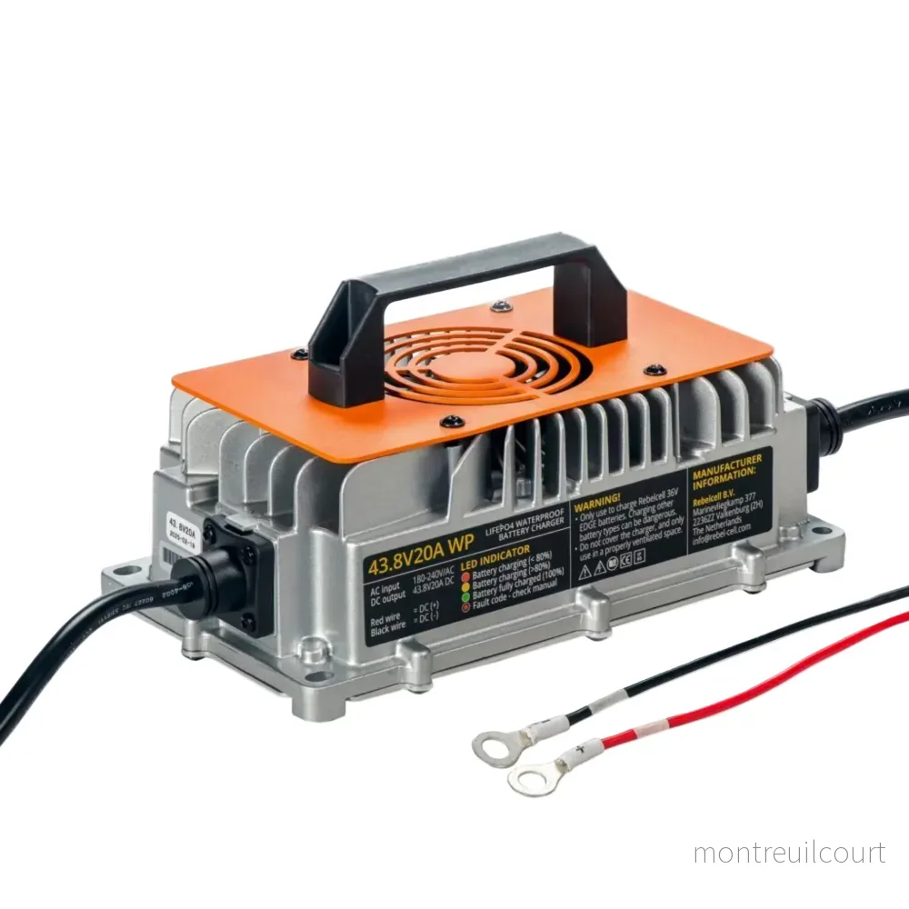 Rebelcell 43.8V20A WP Laddare (IP65)