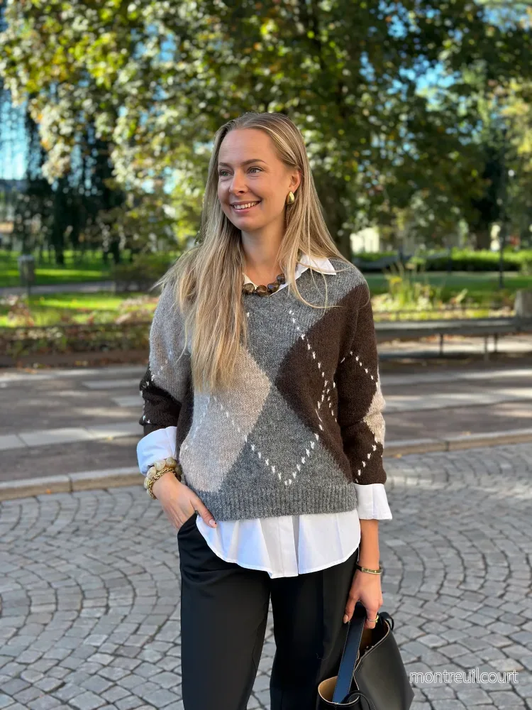 JDY – ZOEY L/S V-NECK ARGYLE PULLOVER – MEDIUM GREY MELANGE