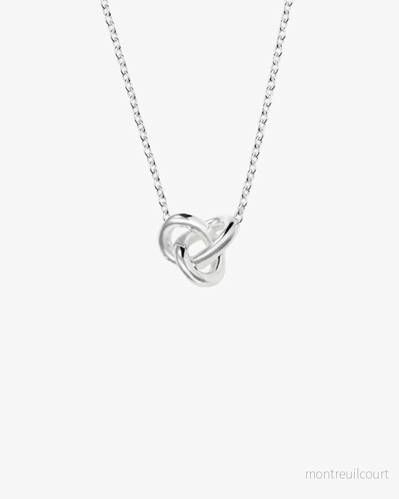 Le Knot necklace