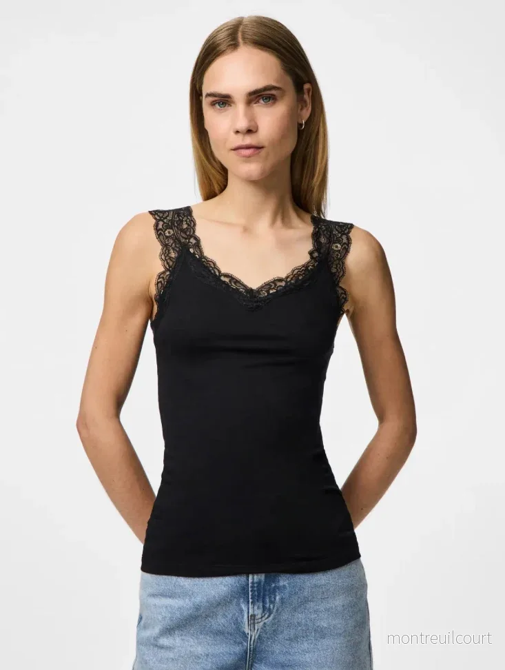 PIECES – BARBERA LACE TOP – BLACK