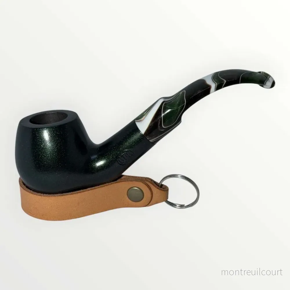 Blitz Metallic Green Bent Apple – En pipa med karaktär Blitz Metallic Green Bent Apple – En pipa med karaktär