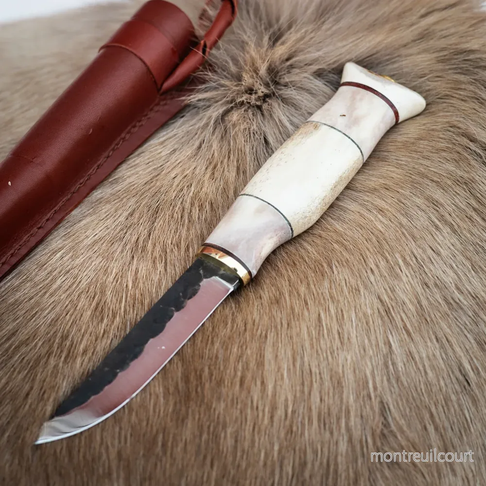 Kniv 9,5 cm skaft av renhorn kolstålsblad