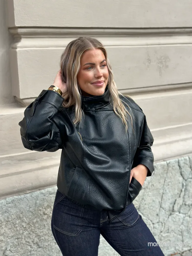 JDY – RAYE PU OVERSIZED BOMBER JACKET – BLACK