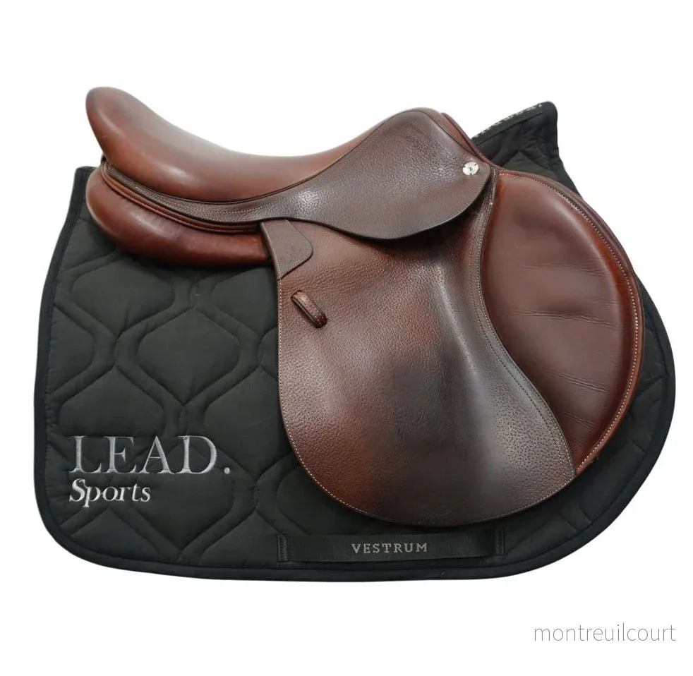 Begagnad CWD-sadel Classic 17,5" 3C