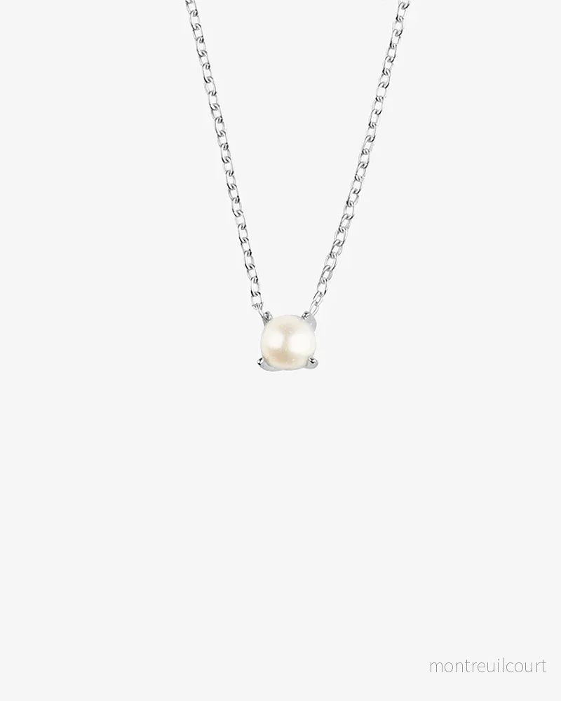 Petite Pearl necklace