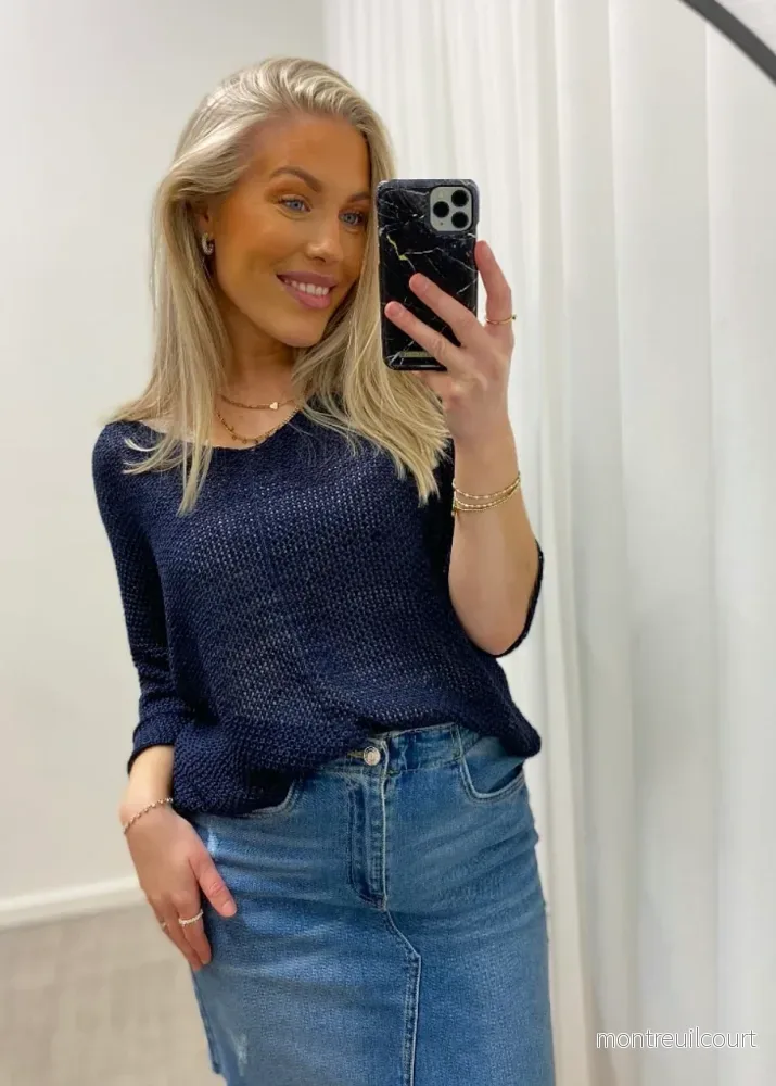 MARTA – STICKAD TRÖJA 7010 – NAVY
