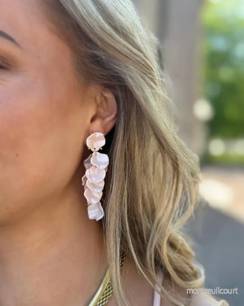 BOW19DETAILS – LEAF EARRINGS MINI – LIGHT PINK