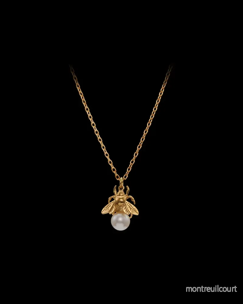 BUMBLEBEE PEARL NECKLACE