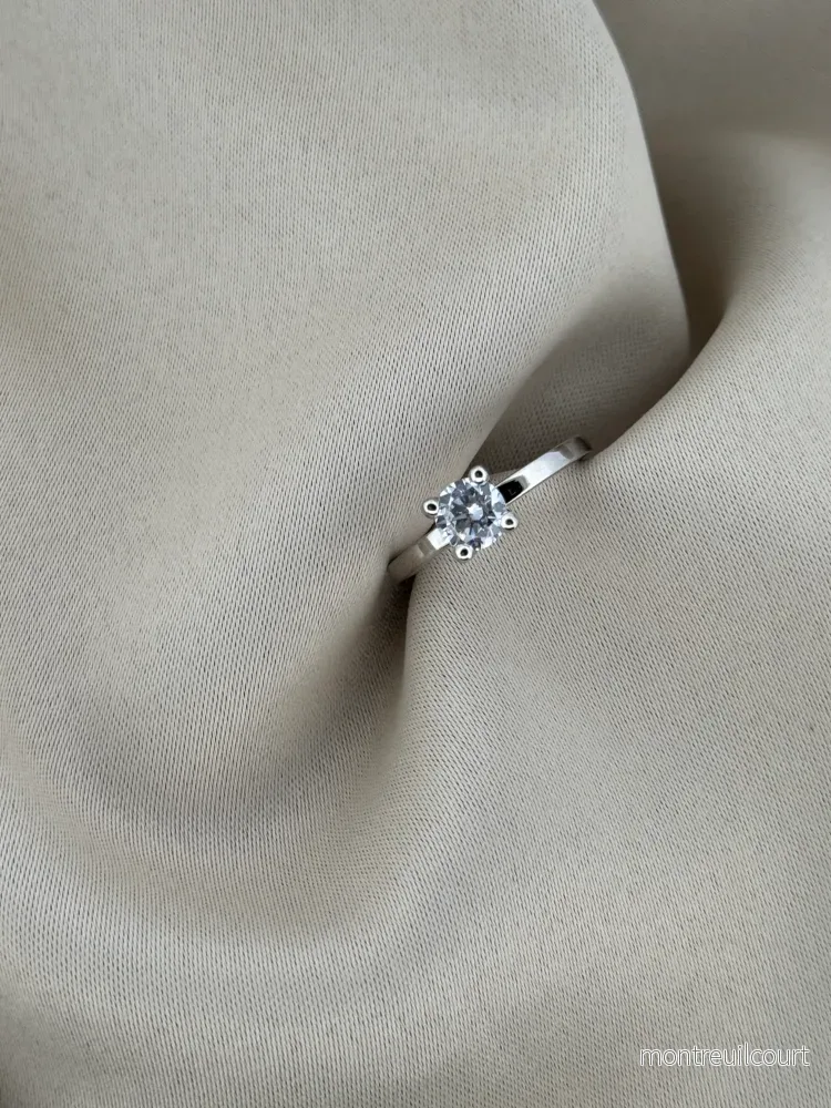 Molly 0.75 ct Molly 0.75 ct