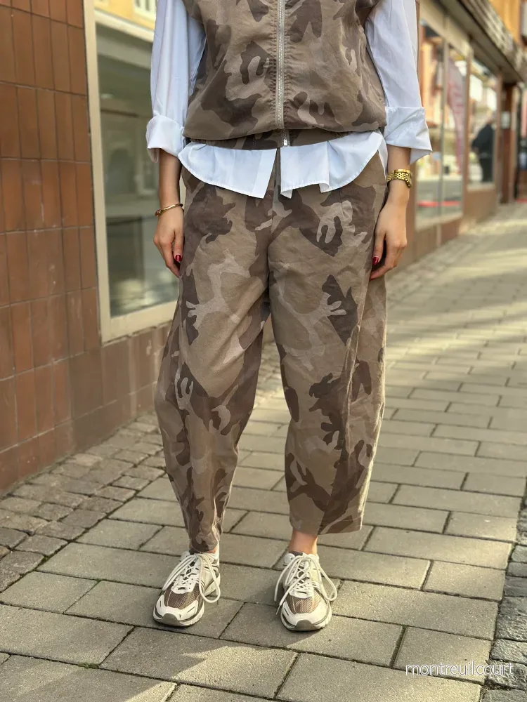 MARTA – CAMO PANTS 16635 – BEIGE CAMO MARTA – CAMO PANTS 16635 – BEIGE CAMO