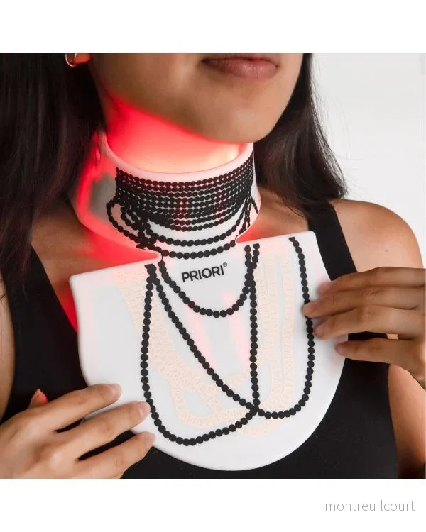 PRIORI UnveiLED Neck & Décolleté LED-mask PRIORI UnveiLED Neck & Décolleté LED-mask