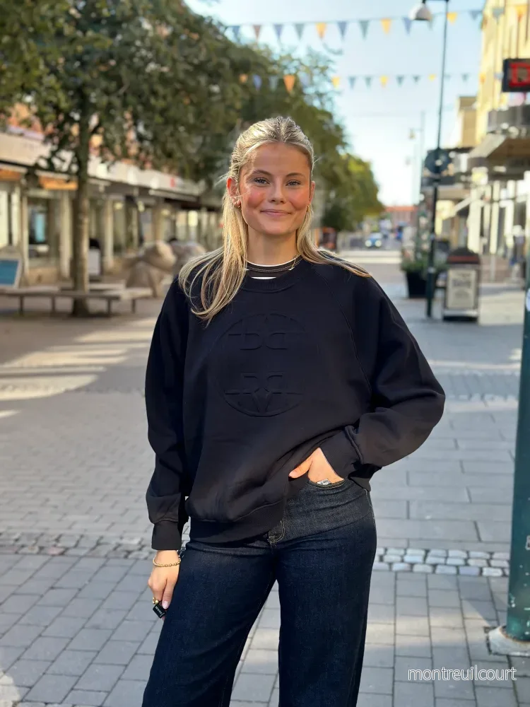 LEVETÉ ROOM – NUKA SWEATSHIRT 301742 – BLACK