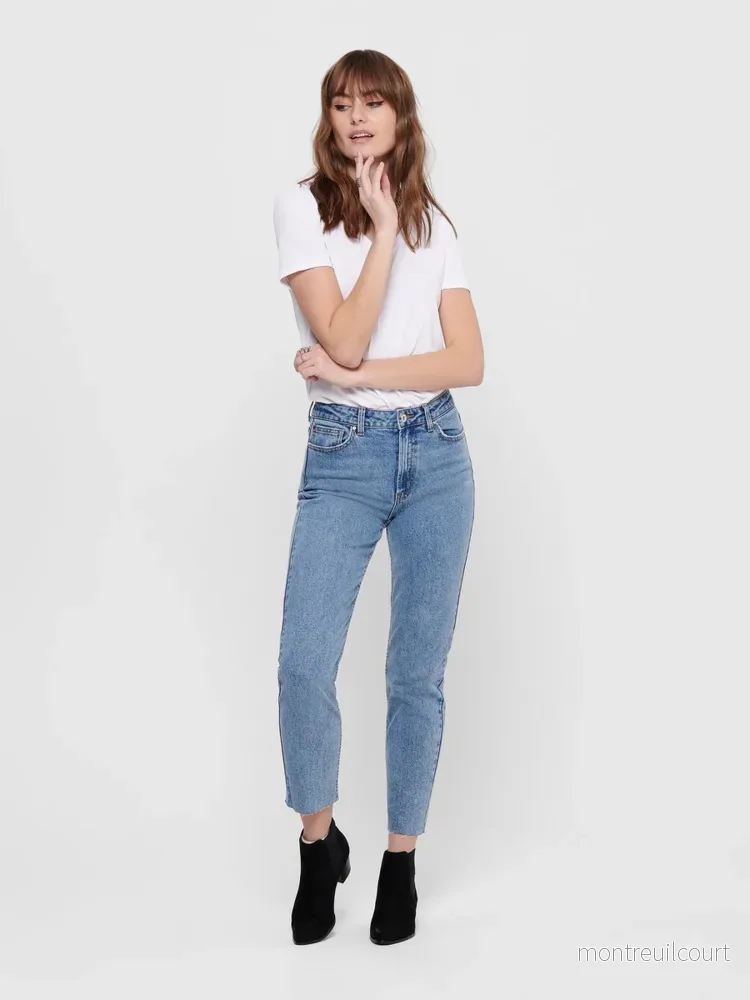 ONLY – EMILY HW STRAIGHT RAW CROP ANKLE 15171550 – LIGHT BLUE DENIM ONLY – EMILY HW STRAIGHT RAW CROP ANKLE 15171550 – LIGHT BLUE DENIM