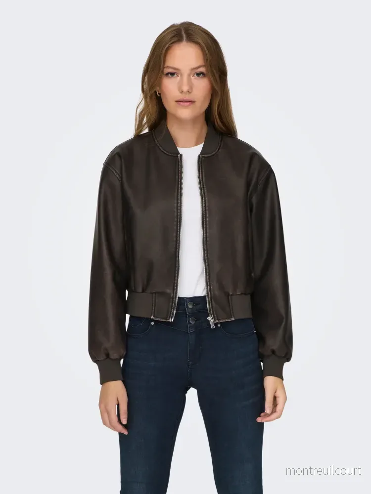 ONLY – JANE FAUX LEATHER WASHED BOMBER JACKET – CHOCOLATE BROWN ONLY – JANE FAUX LEATHER WASHED BOMBER JACKET – CHOCOLATE BROWN