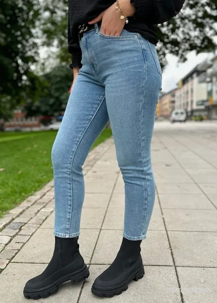 ONLY – EMILY STRETCH HW ANKLE 15283925 – MEDIUM BLUE DENIM ONLY – EMILY STRETCH HW ANKLE 15283925 – MEDIUM BLUE DENIM