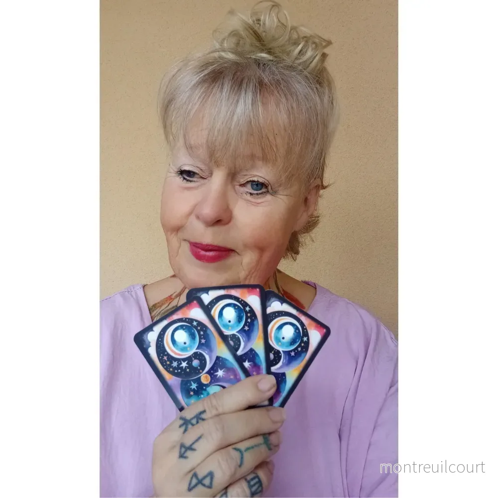Runhäxans tarot - svensk lek av Ylva Trollstierna - Bild 3