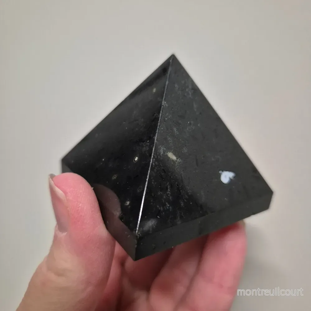 Pyramid av svart turmalin - Bild 2