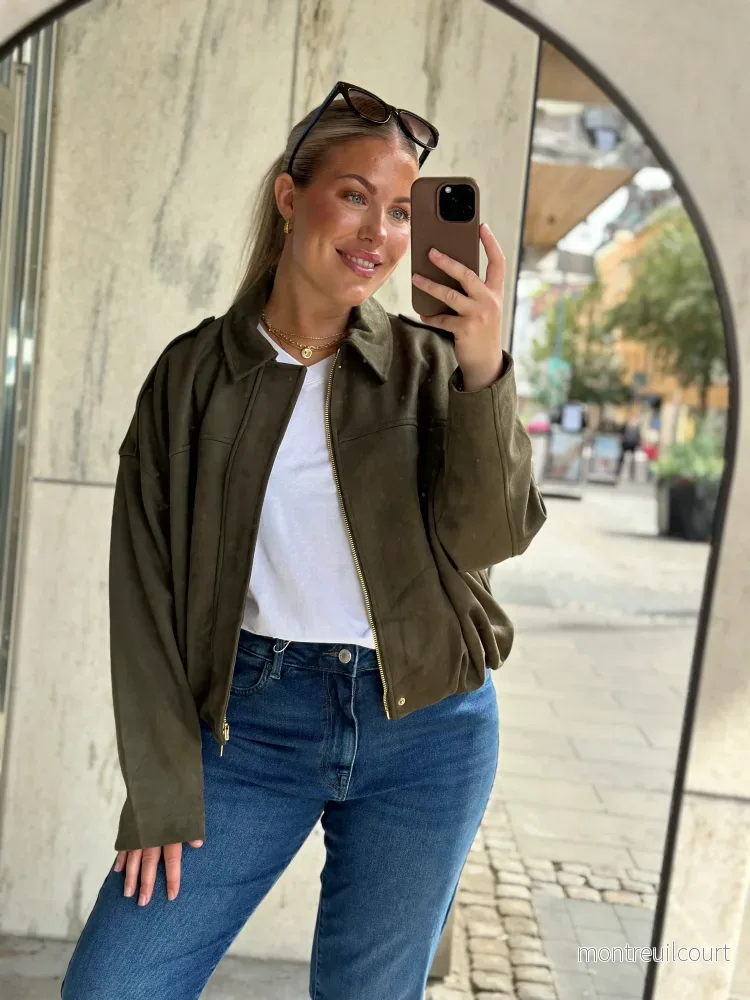 ONLY – MOON-STINA FAUX SUEDE BOMBER JACKET – GRAPE LEAF ONLY – MOON-STINA FAUX SUEDE BOMBER JACKET – GRAPE LEAF