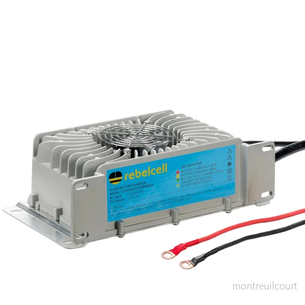 Rebelcell 12V100 AV li-ion Battery med Rebelcell 35A vattentät laddare Rebelcell 12V100 AV li-ion Battery med Rebelcell 35A vattentät laddare
